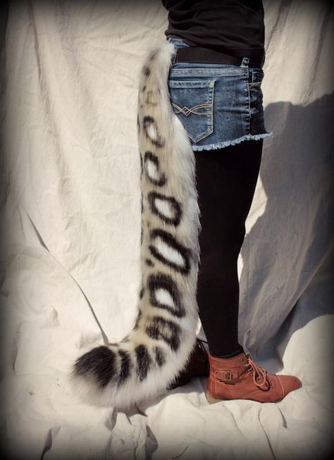 Snow Leopard Tail, Wolf Ears And Tail, Felt Animal Masks, Leopard Ears, Fursuit Paws, Creepy Cute Fashion, Fursuit Tutorial, Fluffy Snow, Animal Tails