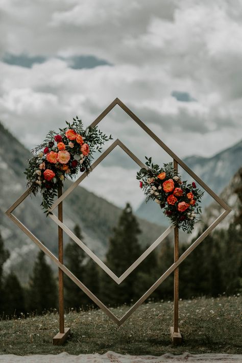 Arch Piece Wedding, Diamond Arch Wedding, Unique Arch Wedding, Tunnel Mountain Reservoir Wedding, Welded Wedding Arch, Country Wedding Arch Ideas, Unique Wedding Arch Ideas Outdoor, Wedding Arch Unique, Geometric Wedding Arch