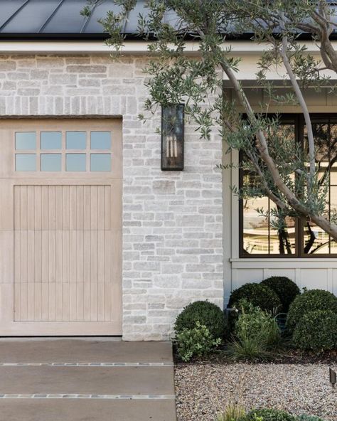 Home Reveal: Rancho Santa Fe P.2 - Mindy Gayer Design Co. Hampton Interior, Mindy Gayer Design, Newport Beach House, Stone Driveway, Garden Studio, Traditional Architecture, Modern Traditional, Brick House, Newport Beach