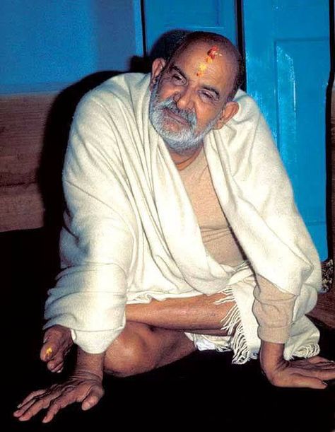 Neem Karoli Baba, Friendship Images, Guru Nanak Jayanti, Teacher Photo, Hanuman Chalisa, Shri Hanuman, Baba Image, Hanuman Pics, Studio Background Images