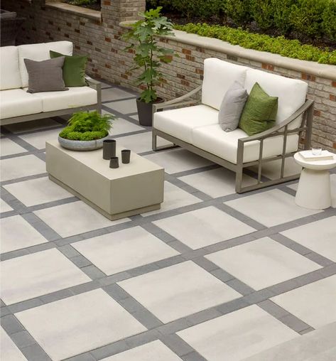 Paver Designs, Patio Pavers Design, Patio Slabs, Lawn Design, Patio Flooring, Paver Patio, Garden Pool, Concrete Patio, Front Yard Landscaping Design