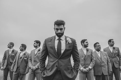 Wedding Party Picture Ideas Group Shots, Groomsman Party Photos, Groomsmen Pics Photo Ideas, Bridal Party Portraits Group Shots, Winter Wedding Group Photos, Huge Wedding Party Photos, Group Photo Poses Wedding, Serious Wedding Party Photos, Wedding Poses Family Group Shots