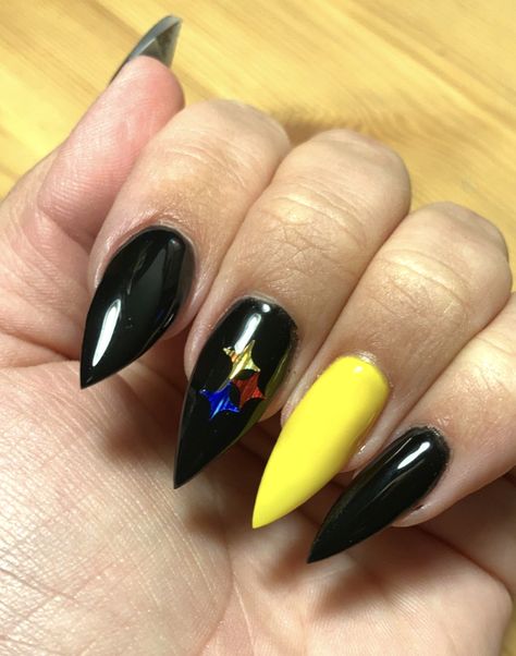 Steelers Nails Ideas, Pittsburgh Steelers Nails, Steeler Nails Designs, Pittsburgh Steelers Nail Designs, Steelers Nails Designs, Mustard Yellow And Black Nails, Black And Yellow Cat Eye Nails, Steelers Nails Designs Yellow Black, Steelers Nails