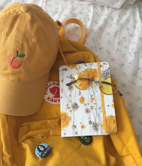 Hufflepuff Aesthetic, Minako Aino, Yellow Theme, 90's Fashion, Yellow Aesthetic, Aesthetic Colors, Soft Grunge, Mellow Yellow, Cool Stuff