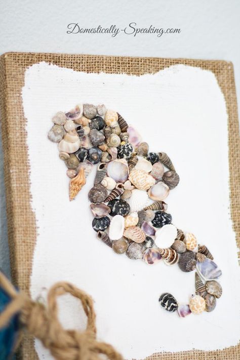 DIY Seashell Seahorse Art - a fun project using a burlap canvas and mini seashells to create a seahorse.  Cute nautical art! Seashell Seahorse, Seahorse Crafts, Seahorse Art, Seashell Projects, Nautical Diy, Art Coquillage, Burlap Canvas, Nautical Crafts, Nautical Art