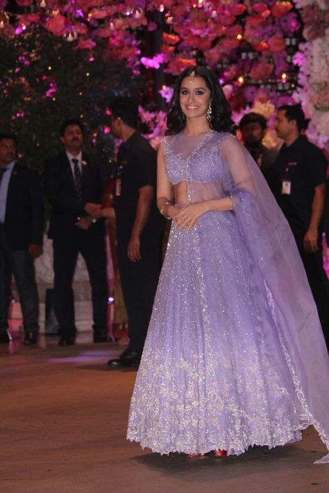 Lilac Sangeet Outfit, Engagement Lengha Indian, Lilac Desi Dress, One Piece Dress For Engagement, Lilac Lengha Bridal, Lilac Lehenga Bridal, Lilac Lehenga Indian Weddings, Prom Lengha, Lilac Indian Outfit