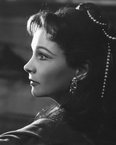 Car Crashing, Glass Shattering, Dogs Barking, Police Siren, People Screaming, Scarlett O'hara, Vivien Leigh, Twelfth Night, Classic Actresses