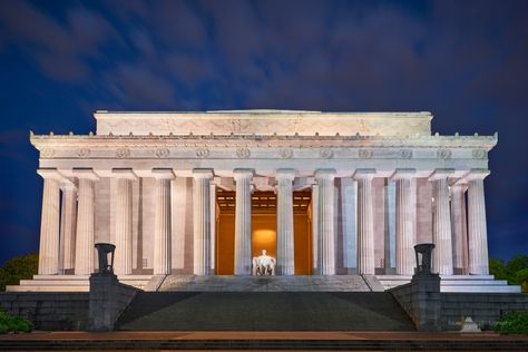 Abraham Lincoln Monument, Washington Dc Lincoln Memorial, Abraham Lincoln Memorial, Lincoln Memorial Photo Ideas, Washington Dc Architecture, Washington Monument Project, Lincoln Monument, Trojan Women, Monument Architecture