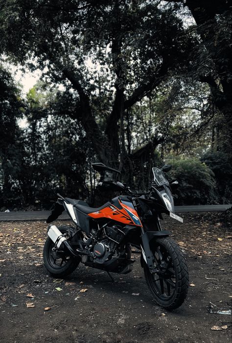 The KTM 390 Adventure is powered by a 373 cc air-cooled engine which produces 43.5 PS @ 9000 rpm of power. It has a fuel tank of 14.5 L and a claimed mileage of 30 kmpl. Ktm Adventure 390, Ktm 390 Adventure, Adv Bikes, Ktm 390, Duke 390, Bike Couple, Mens Aesthetic, Ktm Adventure, Ktm 250