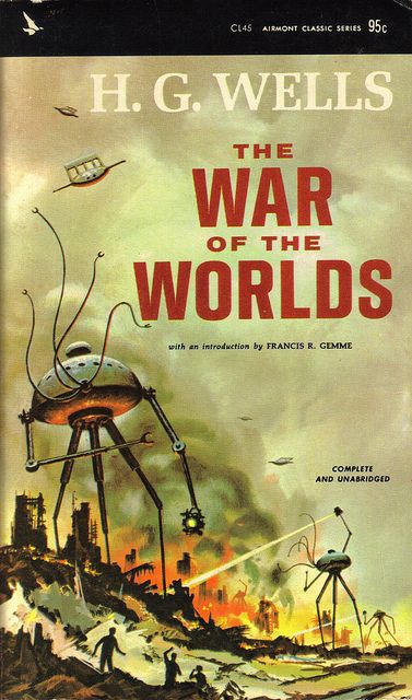 The War Of The Worlds by OctoberMansion on flickr Hg Wells, Sci Fi Book, H G Wells, Science Fiction Movies, Classic Sci Fi, Orson Welles, Science Fiction Novels, Retro Sci Fi, Book Wishlist