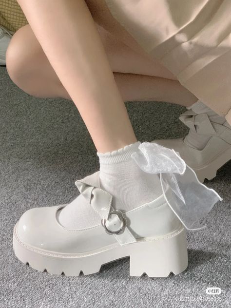 Shoes Coquette, Asian Shoes, Cosplay Sakura, Harajuku Shoes, Chinese Shoes, Korean Shoes, Loafers Outfit, Cute Shoes Heels, Kawaii Shoes