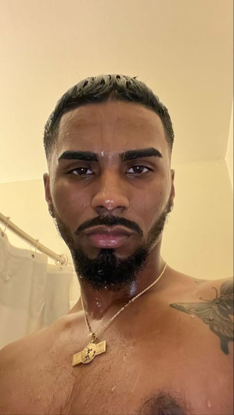 Men Eyebrows Grooming, Thick Eyebrows Natural, Men's Eyebrows, Men Eyebrows, Eyebrow Extensions, Guys Eyebrows, Eyebrow Grooming, Light Skin Men, Male Characters