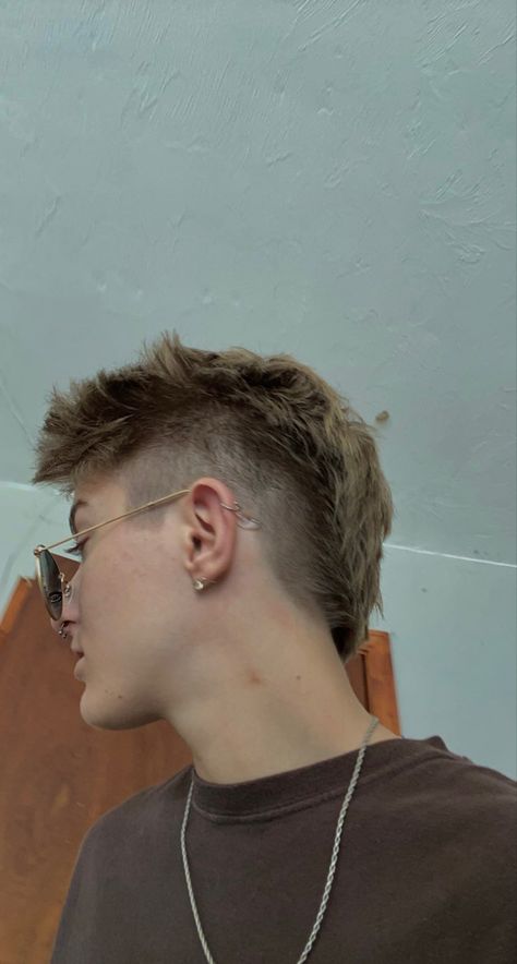 Shaved Sides Men, Straight Hair Shaved Sides, Short Alternative Hair Men, Shaved Sides Mohawk, Mohawk Pixie Haircut, Straight Hair Modern Mullet Men, Short Mohawk Mullet, Straight Hair Mohawk, Gay Mullet Haircut