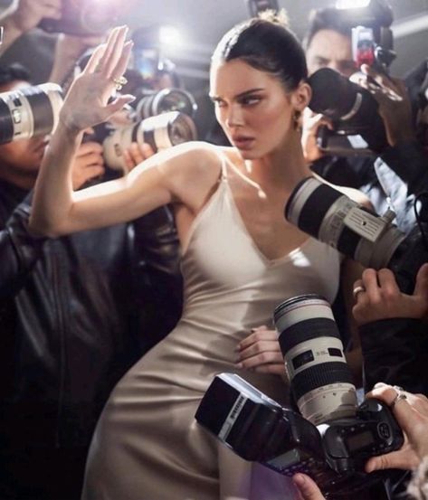 Iconic Paparazzi Photos, Celebrity Lifestyle Aesthetic, Kendall Ve Kylie, Kendall E Kylie, Kendall Jenner Estilo, Kendall Jenner Photoshoot, Kendall Jenner Aesthetic, Kendall Jenner Icons, Stile Kendall Jenner