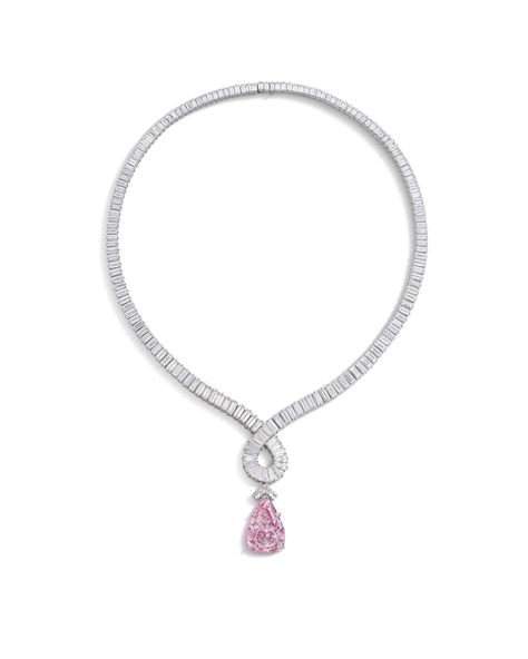 THE FORTUNE PINK SENSATIONAL COLOURED DIAMOND AND DIAMOND RING Pink Diamond Necklace Set, Chopard High Jewelry, High Jewelry Necklace, Pink Diamond Necklace, Doctor Jewelry, Pink Diamond Earrings, Pink Diamond Jewelry, Luxury Diamond Jewelry, Designers Jewelry Collection