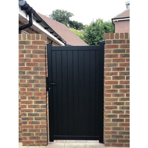 Readymade Black Aluminium Vertical Pedestrian Gate - 1000 x 2000mm | Wickes.co.uk Modern Gates Driveway, Cheap Fence Ideas, Comfort Cottage, Metal Pool, Wooden Garden Gate, Pedestrian Gate, Black Gate, Metal Garden Gates, Side Gate