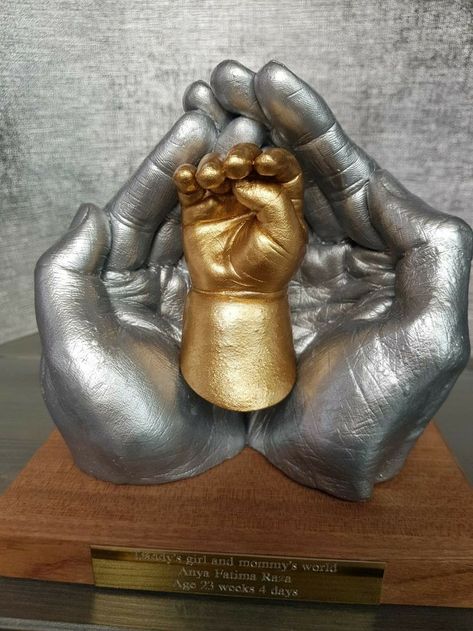 Hand Casting Ideas, Belly Cast Decorating, Baby Hand And Foot Prints, Baby Cast, Hand Casting, Baby Mold, Belly Casting, Baby Handprint, Casting Kit