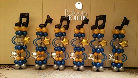 Music note balloon columns. This is a great option for music events! | Balloons by Tommy | #balloonsbytommy Music Note Balloons, Music Theme Balloon Decoration, Music Balloons, Music Centerpieces, Broadway Theme, Balloon Pillars, Balloon Tower, Music Themed Parties, Balloon Arrangements