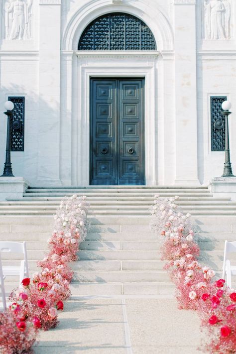 Pink floral arrangements line the aisle of an outdoor wedding ceremony space at a DC wedding venue. The arrangements are made of baby's breath and roses, going from shades of hot pink flowers to light pink flowers. Ombre Wedding Flowers, Ceremony Flowers Aisle, Ceremony Decorations Indoor, Pink Ombre Wedding, Dc Wedding Venues, Ceremony Chairs, Indoor Wedding Ceremonies, Aisle Flowers, Ombre Wedding