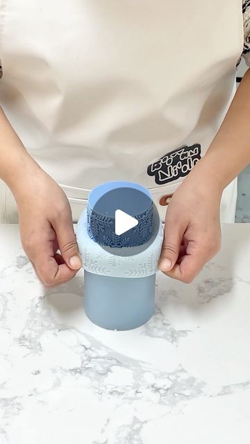 Boowan Nicole on Instagram: "Click link in bio to buy these elegant snowflake candle molds and enjoy the buy 3 get 1 free event!🤗 Hey Crafty Fam! ❄️✨ I'm beyond thrilled to share the magic of our snowflake silicone mold with you! Imagine crafting candles that not only warm your space but also embody the enchanting beauty of winter. Whether you're a candle-crafting newbie or a seasoned pro, this mold is your key to creating perfection with every pour. Picture it – your home adorned with these delicate snowflake candles, casting a cozy glow that captures the essence of a winter wonderland. 🕯️❤️ But wait, the excitement doesn't end there! 🎉✨ Guess what? We've got something special brewing for Black Friday! 🖤🛍️ How about turning your crafting dreams into a winter extravaganza? With our ex Silicone Mold For Candles, Making Candles In Silicone Molds, Candle Silicone Molds, Candle Making With Molds, How To Make Candles At Home, How To Make Candles, Candles Molds, Candle Molds Silicone, Candle Making Moulds