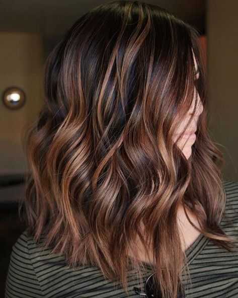 Root Beer Hair, Copper Hair With Highlights, Beer For Hair, Rambut Brunette, Copper Balayage, Haircuts For Medium Length Hair, Hair Color Caramel, Brunette Balayage, Caramel Hair