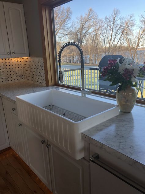 Kitchen sink raised Big Kitchen Window Over Sink Farmhouse, Deep Farmhouse Kitchen Sink, Raised Farmhouse Sink, Big Kitchen Sink Ideas, Tub Sink Kitchen, Big Kitchen Window Over Sink, Kitchen Sink Ideas Farmhouse, Big Kitchen Window, Sink Design Kitchen