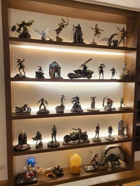 Display Cases For Action Figures, Amiboo Display, Lego Showcase Display, Collector Display Ideas, Display Figurines Ideas, Collectible Display Ideas, Display Shelves For Collectables, Memorabilia Display Ideas, Action Figure Display Ideas