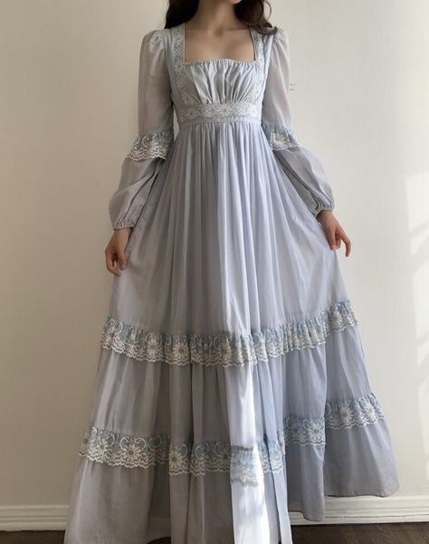 Dress With A Corset, Gaun Abad Pertengahan, Cottagecore Dresses, Sax Dress, Gunne Sax Dress, Old Fashion Dresses, Modest Dress, Anne With An E, Fairytale Dress