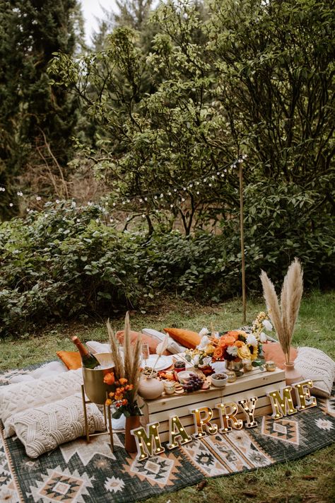 Picnic Marriage Proposal, Cute Proposal Set Up, Cottage Core Proposal, Fireplace Proposal, Woodsy Proposals, Marry Me Picnic Proposal, Outdoor Proposal Ideas Woods, October Proposal Ideas, Outdoor Proposal Set Up