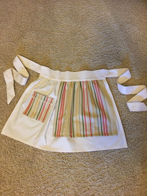 Tablecloth Apron, Diy Half Apron, Full Skirt Dress Pattern, Modern Aprons, Sewing Shorts, Towel Apron, Diy Apron, Apron Sewing Pattern, Sewing To Sell