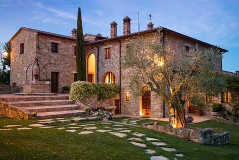 Tuscany House, Villa Toscana, Mediterranean Exterior, Italian Farmhouse, Italy House, Tuscany Villa, Tuscan Villa, Tuscan House, Italian Home