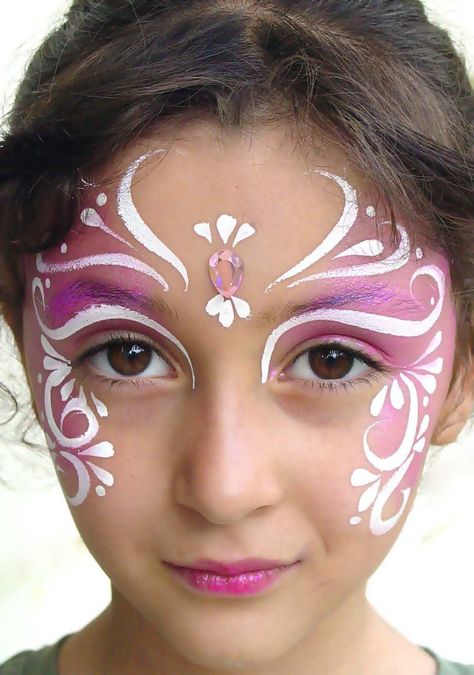 Gorgeous fairy face painting Carnaval Make-up, Princess Face Painting, Fairy Face Paint, Bodysuit Tattoos, Professional Face Paint, Girl Face Painting, Princess Face, Face Painting Easy, Kids Face Paint