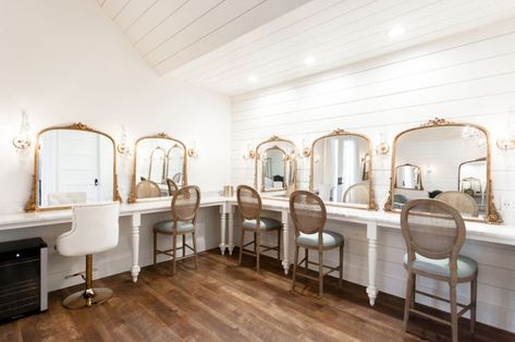 Bridal Suite Room, Bridal Suite Decor, Bridal Dressing Room, Brides Room, Dfw Wedding Venues, Dressing Room Decor, Country Wedding Venues, Martin House, Salon Suites