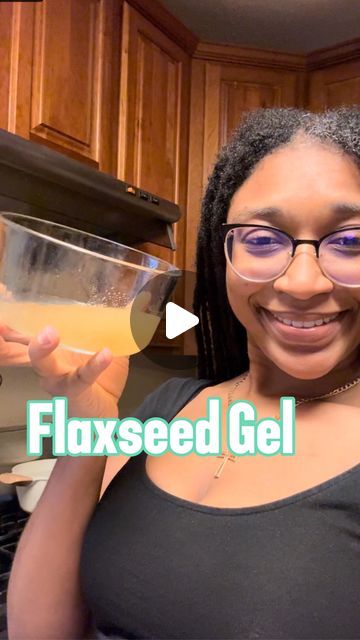 Diy Flax Seed Hair Gel, Flaxseed Gel For Hair, Flaxseed Oil For Hair, Flaxseed Gel Recipe, Diy Flaxseed Gel, Chia Seed Gel, Microloc Journey, Flax Seed Hair Gel, Herbs For Hair Growth