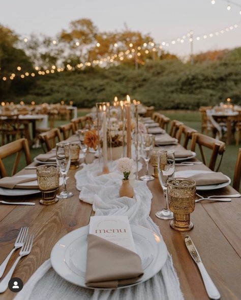 Neutral Simple Wedding Decor, Wedding Table Scape Ideas, Katib Kitab, Boho Wedding Table Decorations, Toffee Wedding, Wedding Dinner Table Setting, Wlw Wedding, Boho Wedding Table, Long Table Wedding