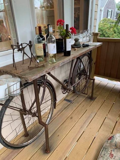 Rustic Furniture Decor, Old Bicycle, Amazing Woodworking, Front Yard Landscaping Simple, Front Yard Landscaping Ideas, Yard Landscaping Ideas, Front House Landscaping, Repurposed Furniture Diy, Rustic Garden Decor