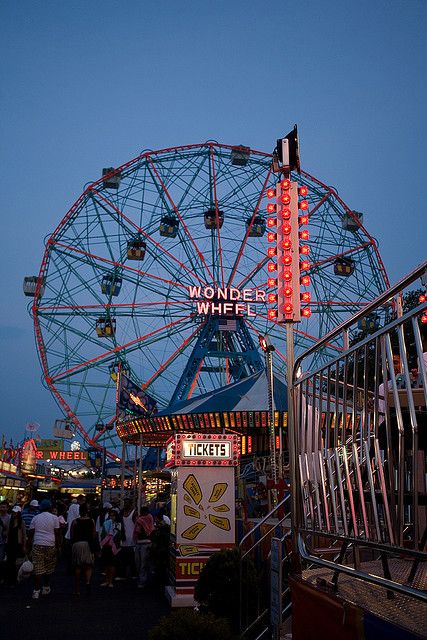 Coney island, NYC Wonder Wheel Coney Island, Nyc Beach, Wonder Wheel, Arcade Retro, Street People, Ferris Wheels, Fun Mom, Ville New York, Last Ride