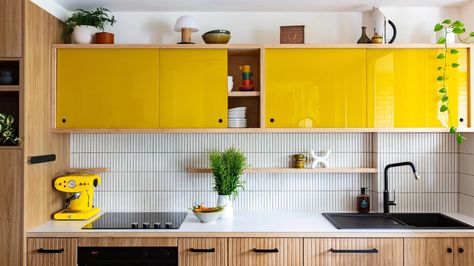 Before + After: A Sunny Makeover Of 1960s Sydney Apartment Sydney Apartment, 1960s Kitchen, Mid Century Kitchen, Art Deco Home, Yellow Kitchen, Apartment Kitchen, Retro Kitchen, Inspired Homes, 인테리어 디자인