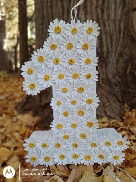 1st Bday Flower Theme, Daisy Birthday Favors, Daisy Themed Party Table Decorations, Daisy Piñata, Daisy Pinata, 1st Birthday Flower Theme, Daisy Party Theme 1st Birthdays, Daisy First Birthday Theme, Daisy 1st Birthday