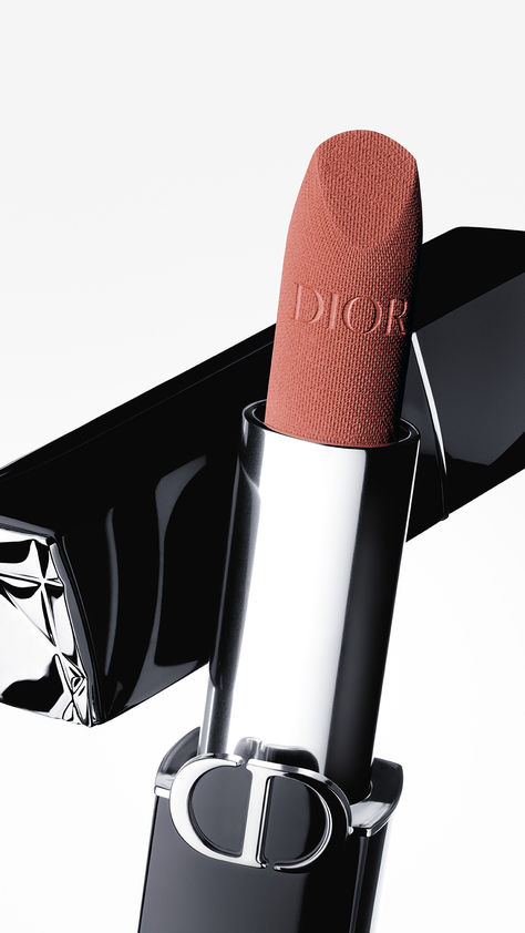 The iconic Rouge Dior lipstick
reinvented in a new couture case and
hydrating formula. From the
contemporary rosy nude 100 Nude Look
to the new deep dark brown 500 Nude
Soul, find your perfect nude shade
among the 70 couture colours available
in 2 long wear satin & velvet finishes.
#rougedior #diorbeauty Dior Lipstick Aesthetic, Branded Makeup, Makeup Wallpaper, Natural Pretty, Cosmetic Creative, Makeup Wallpapers, Dior Lipstick, Rouge Lipstick, Brown Lipstick