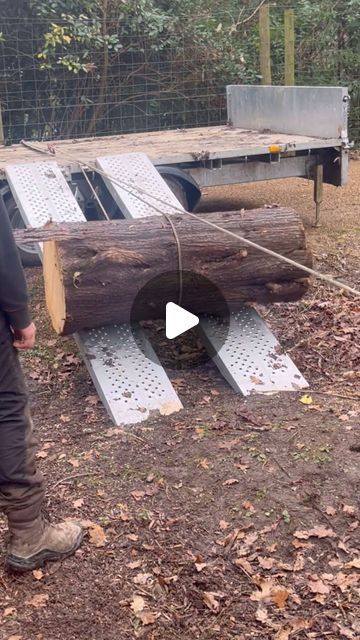 Adam Perry on Instagram: "Carving logs for @mattscarvings . Check out his page. These logs were to heavy for us to lift on the trailer so we rolled them up a ramp using the portable petrol winch . #knots #rope #winch #carving #woodcarving #woodcrafts #woodcraft #woodwork #chainsawcarving #logging #logger #pulley #forestry #treework #recovery #trailer #diy #diycrafts #woodworker #ancienttechnology #useful #farm #outdoors #countryside #rural #outdoorsman #towlife #skills #rigging #rigger" Log Furniture Diy, Log Furniture Plans, Balcony Design Ideas, Trailer Diy, Outdoor Furniture Diy Easy, Logging Equipment, Diy Outdoor Furniture Plans, Easy Backyard, Outdoor Furniture Plans