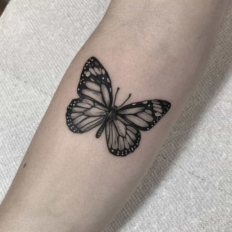 Butterfly Tattoo Black And White, Butterfly Tattoo Black, Monarch Tattoo, White Butterfly Tattoo, Realistic Butterfly Tattoo, Black Butterfly Tattoo, Monarch Butterfly Tattoo, Butterfly Tattoo Ideas, Butterfly Tattoo Stencil