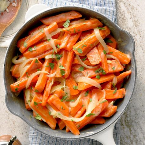 Carrots Lyonnaise Carrots Lyonnaise, Vegetarian Easter, Thanksgiving Recipes Side Dishes, Thanksgiving Meal, Dutch Oven Recipes, Meat Dinners, Thanksgiving Side, Vintage Thanksgiving, Ree Drummond