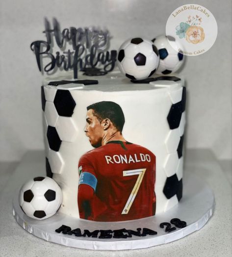 Messi And Ronaldo Birthday Cake, Soccer Ronaldo Cake, Cristiano Ronaldo Party Theme, Ronaldo Party Ideas, Birthday Cake For Boys 10th Birthday, Cake Designs Football, Ronaldo Party Decorations, Ronaldo Theme Birthday Party, Ronaldo Birthday Theme