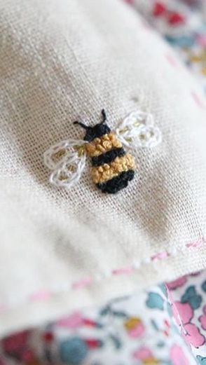 Beehive Embroidery, Bee Embroidery, Embroidery Ideas, Bee Hive, Bee, Embroidery