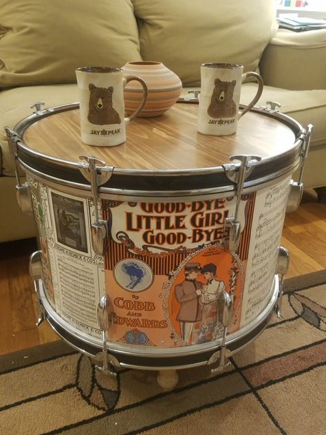 Drum Repurpose Ideas, Old Drums Repurposed, Bass Drum Table, Instrument Decor, Music Themed Rooms, Music Furniture, Drum Room, Drum Coffee Table, Music Studio Room