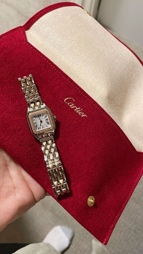 Luxury Watches Aesthetic, Cartier Watch Aesthetic, Luxury Watch Aesthetic, Luxury Gifts Aesthetic, Cartier Aesthetic, Luxury Jewelry Aesthetic, Trendy Watches Women, Dhgate Finds, Cartier Jewellery