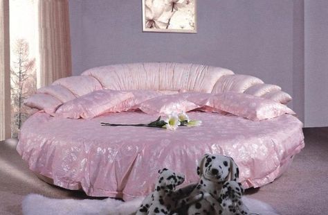 Circle Bed, Round Bed, Round Beds, Dreamy Room, Dream Room Inspiration, Pink Room, Room Inspiration Bedroom, Room Ideas Bedroom, Aesthetic Bedroom