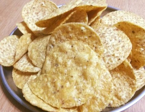 Corn Chips Recipe, Homemade Crackers Recipe, Corn Tortilla Recipes, Homemade Corn Tortillas, Homemade Flour Tortillas, Corn Tortilla Chips, Baked Corn, Corn Tortilla, Homemade Crackers