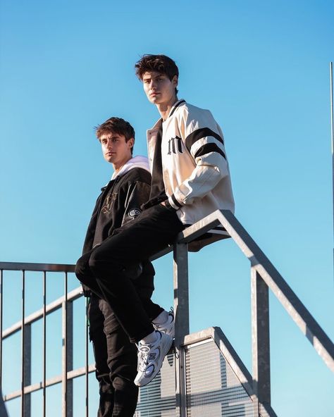 Legacy Of God Rina Kent, Fabian Arnold, Moritz Hau, Men Aesthetic Outfits, Duo Poses, Twin Photos, Men Aesthetic, Aesthetic Friends, Guy Best Friend